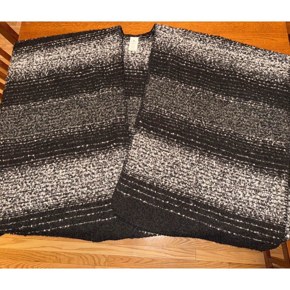 Woolrich Poncho Women's One Size Black White Stripe Blanket Wrap Sweater